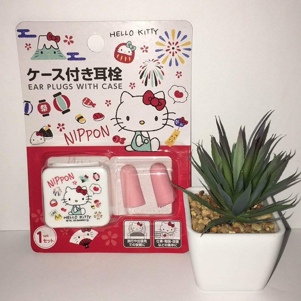 Hello Kitty Ear Plugs with Case